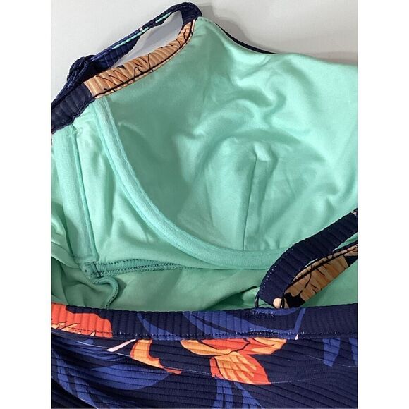 New. Seafolly tropical tankini set. DD-cup. Medium/Large. Retails $198 - Picture 8 of 11
